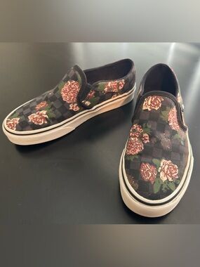 Size 6 Vans Black Floral Check Slip-On Sneakers